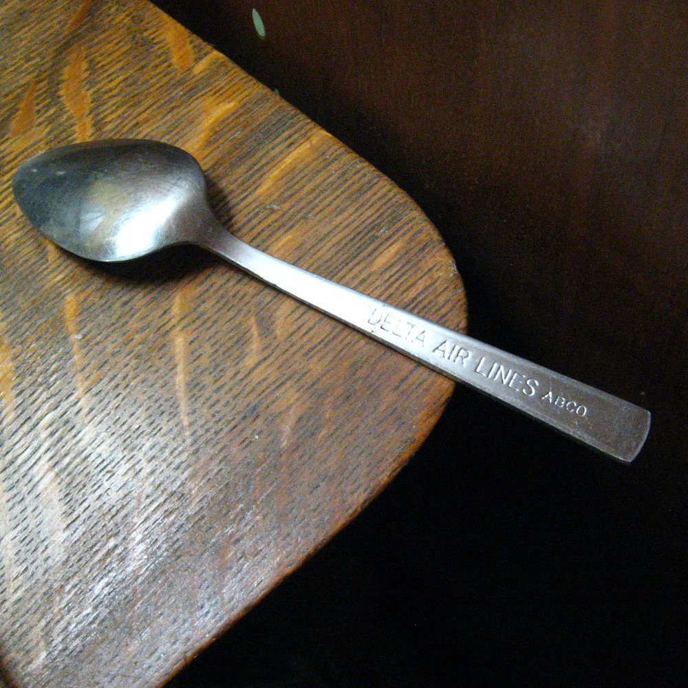 ✈️ Delta Air Lines Vintage Airplane Teaspoon